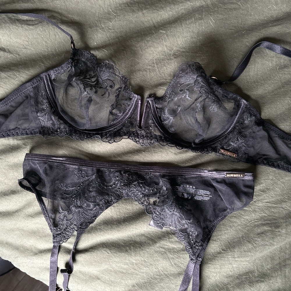 Bluebella Bra & Garter Set